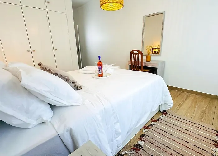 Apartment Praia Da Rocha Walk To Beach Safira I * Portimão